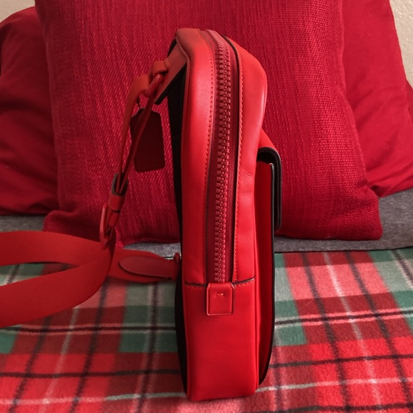 Coach Track Pack—Bright Poppy - Picture 4 of 6